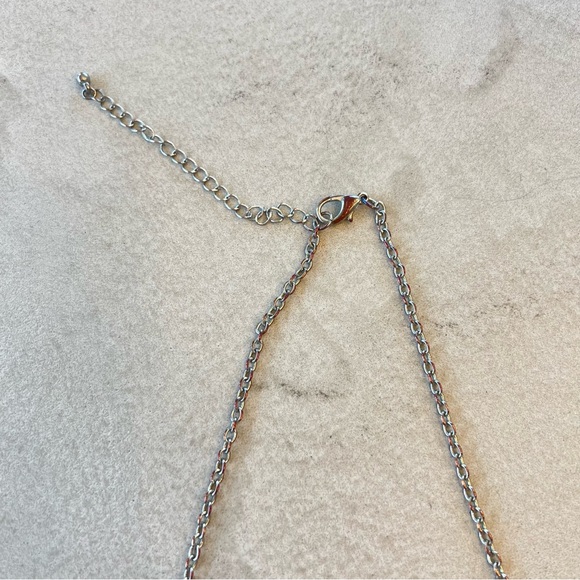 Black and White enamel‎ Flower & Pearl Necklace - Picture 6 of 7